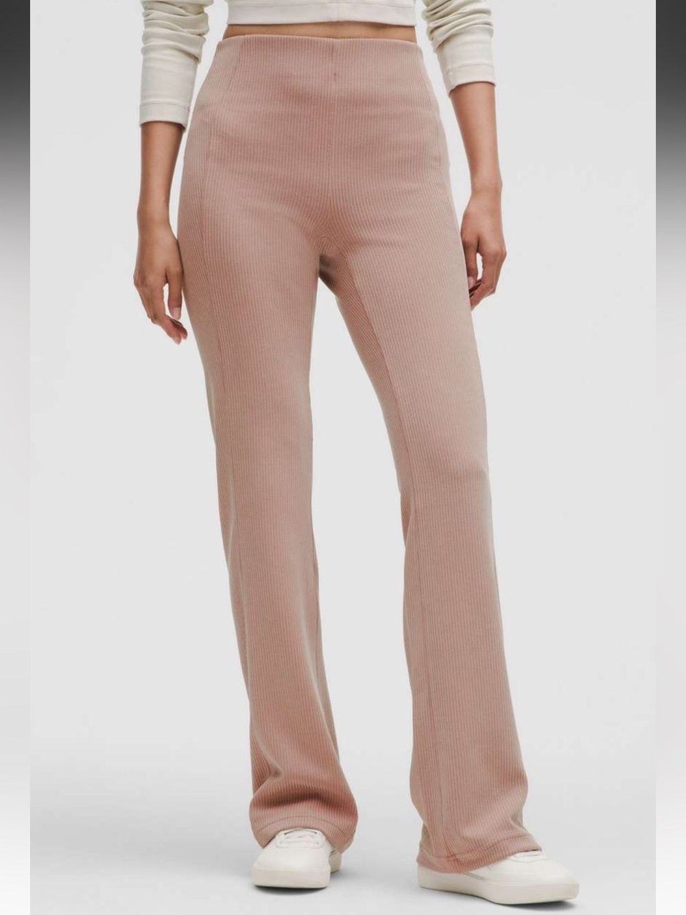 Lululemon Ribbed Softstreme Flared Pant *Regular
Twilight Rose size 12